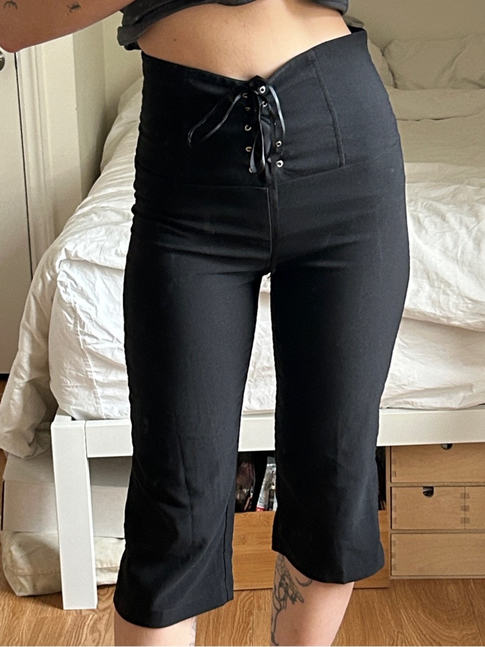 High-Waist Lace-Up Black Capris Pants